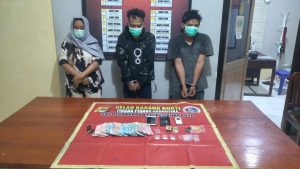 Seorang Perempuan dan Dua Orang Pria Ditangkap di Kota Bima karena Diduga Edarkan Sabu-Sabu