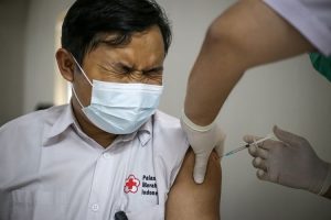 Warga Ungkap Efek Samping Vaksinasi Tahap Kedua: Lemas, Badan Pegal, dan Nafsu Makan Turun Drastis