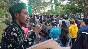 Kerumunan Massa saat Vaksinasi, Polda NTB Dinilai Gagal Jalankan PPKM
