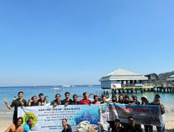 Gelar Kegiatan Bersih-Bersih Pantai; Kelompok KKN PMD Unram Senggigi Kolaborasi dengan BBC Senggigi