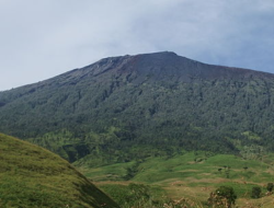 Waspadai Kebakaran Lahan, Balai TNGR Ingatkan Pendaki Gunung Rinjani
