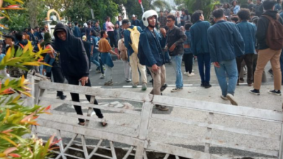 Dua Mahasiswa Unram Dipanggil Polisi Terkait Perusakan Gerbang DPRD NTB