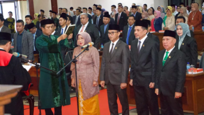 Empat Pimpinan DPRD Provinsi NTB Resmi Dilantik, Baiq Isvie Rupaeda Kembali Jadi Ketua