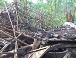 Pasca Musibah Angin Puting Beliung, Desa Sorisakolo Terima Bantuan Beras dari Dinas Ketahanan Pangan Dompu